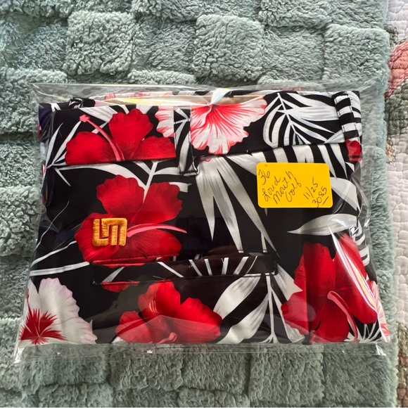 Loudmouth Golf Shorts Men 36X11 Floral Red Black White Hawaiian Preppy Chino EUC - Picture 10 of 10